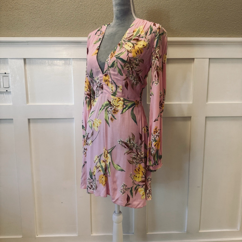NWT AFRM Cutout Flounce Hemline Mini Dress Size:M Monna Pink Floral Long Sleeve